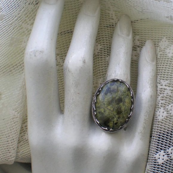 LARGE Ukrainian Ukraine Sterling Silver 925 Green Serpentine Cocktail Ring 12.3g